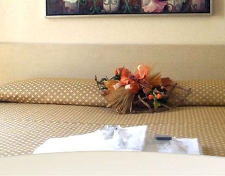 Hotel Santa Lucia กาสชินา ภายนอก รูปภาพ