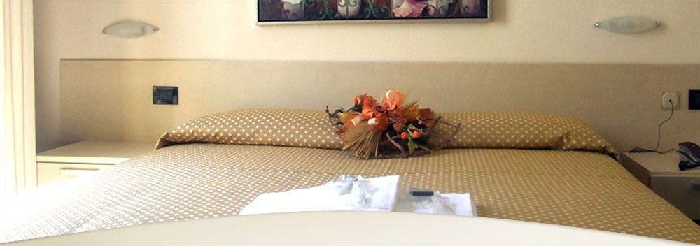 Hotel Santa Lucia กาสชินา ภายนอก รูปภาพ